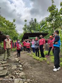 KEGIATAN FDTB MEMBANTU BENCANA  ATAP RUMAH AMBRUK DI PADUKUHAN NGEPUNG KARANGMOJO